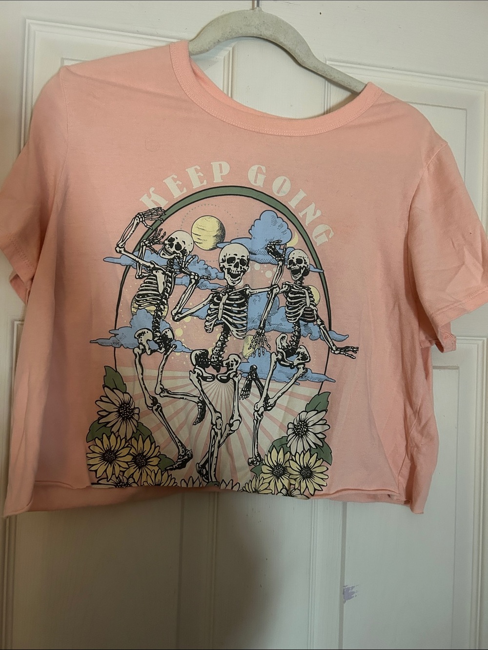 Women’s cut-off cropped “Keep Going” Skeleton Dance Pink Graphic Tee XL